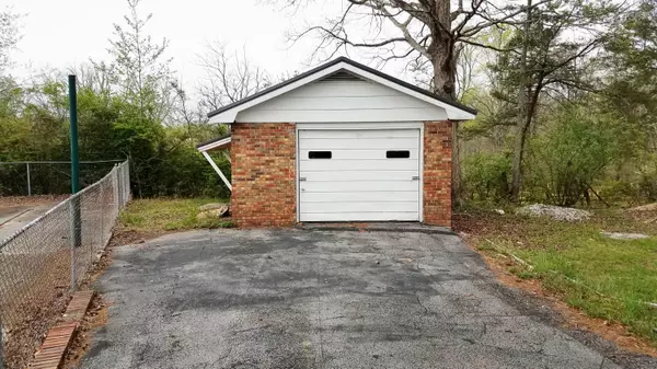 Jamestown, TN 38556,105 Tom  Price CT