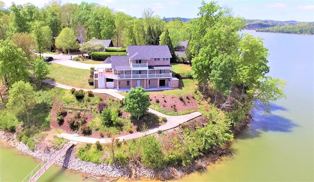 1540 Persimmon Orchard DR, Dandridge, TN 37725