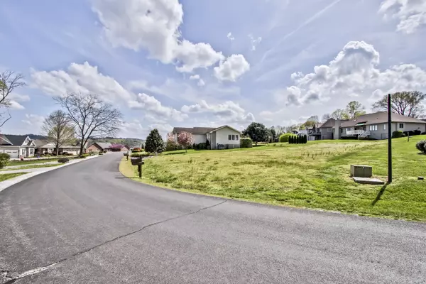 Loudon, TN 37774,152 Cheeskogili WAY