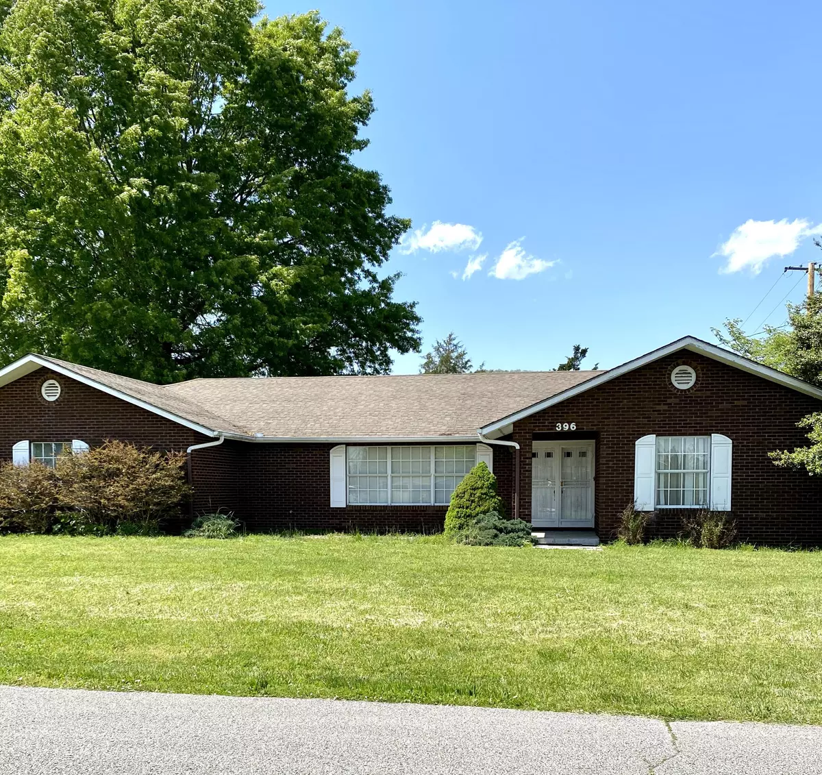 Jacksboro, TN 37757,396 Dogwood LN