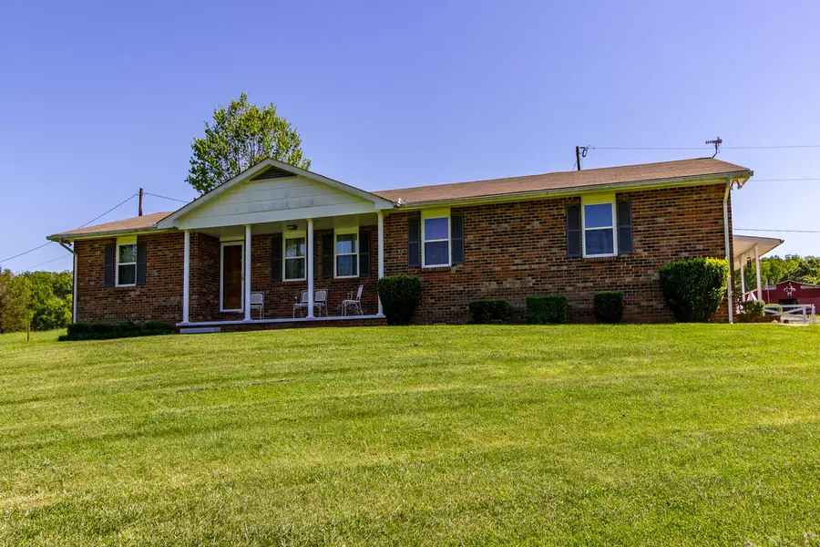 633 Johnson Rd, Kodak, TN 37764