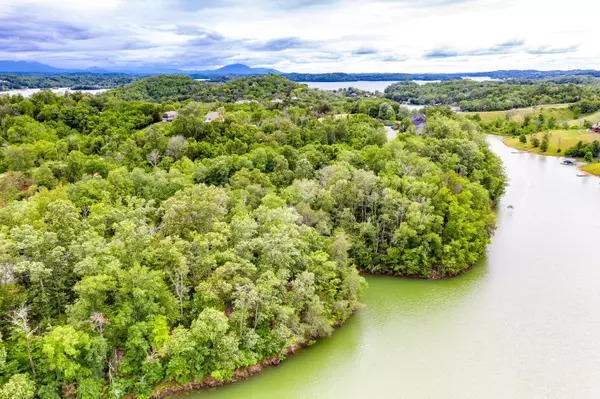 Lot 8 Lakebend LN, Dandridge, TN 37725