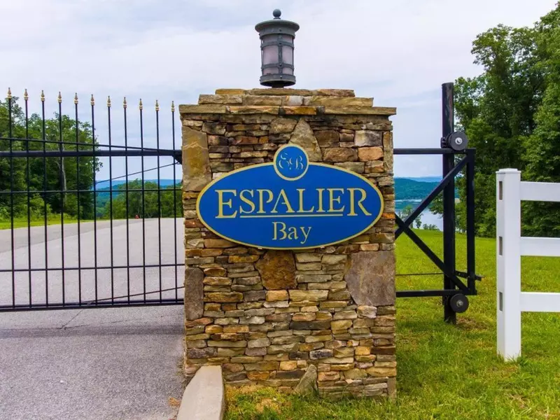 83 Espalier DR, Decatur, TN 37322