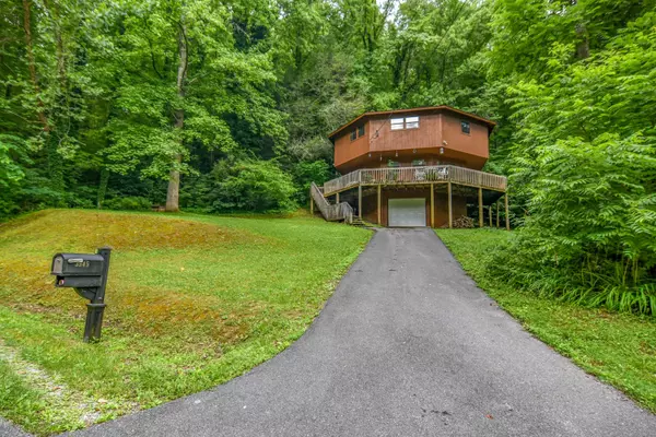 3945 Horesepen Rd, Cosby, TN 37722