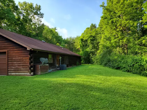 Tellico Plains, TN 37385,182 Roberts LN