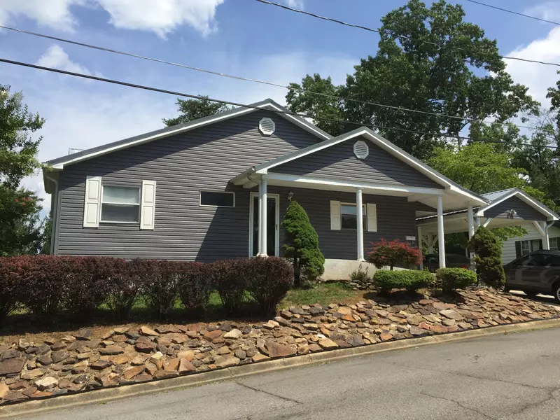 101 Kenwyn Rd, Oak Ridge, TN 37830