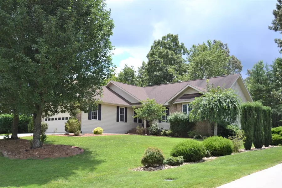 21 Brooks LN, Crossville, TN 38558