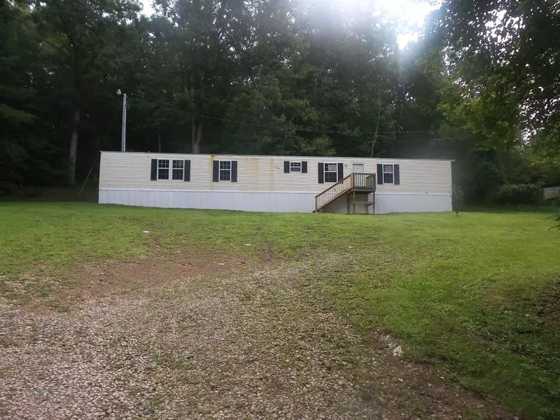 306 T Cooper Rd, Lancing, TN 37770