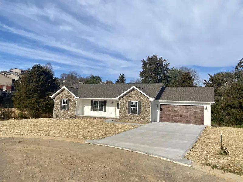 Jb St, Tazewell, TN 37879