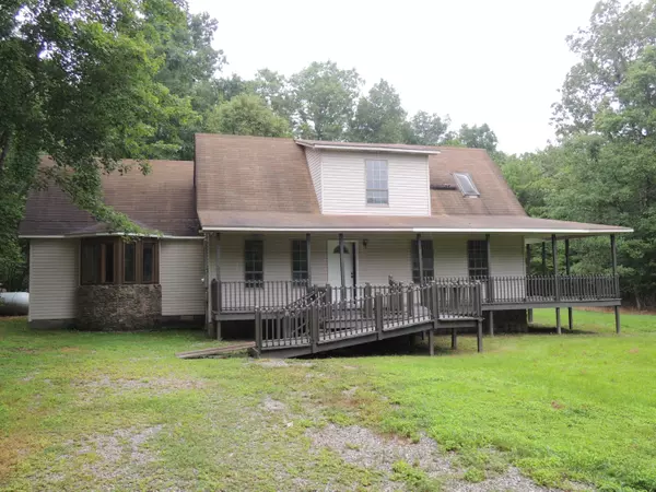 27 Waterfall Road Rd, Jamestown, TN 38556