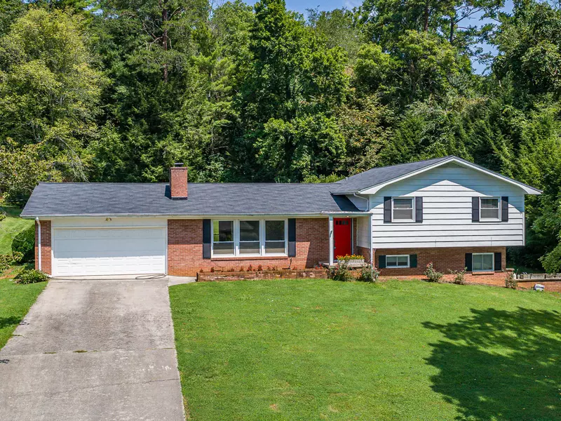 106 Colby Rd, Oak Ridge, TN 37830