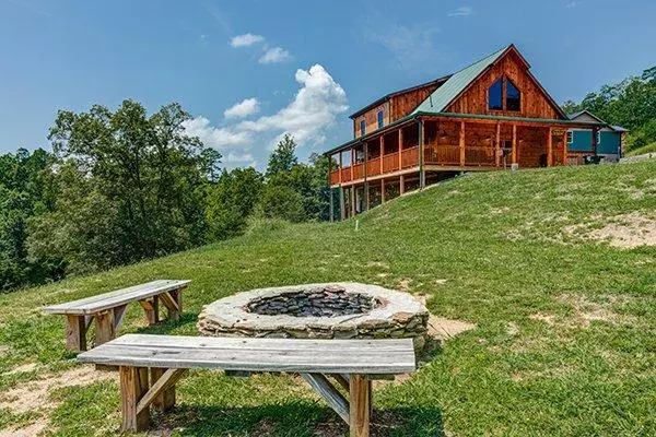 1027 Timber Woods DR, Sevierville, TN 37876