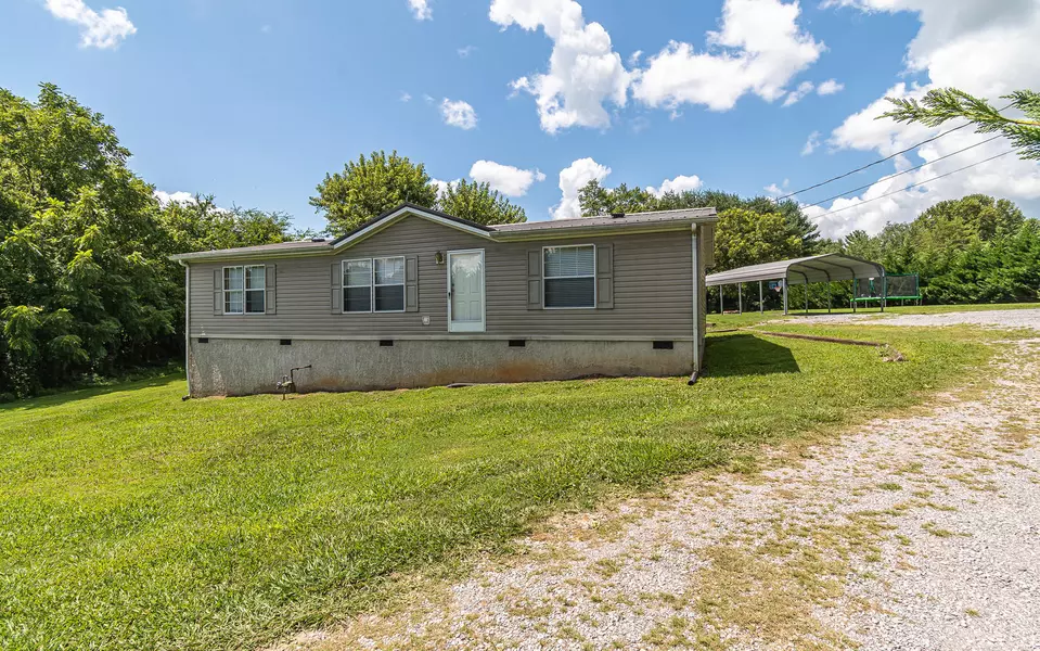 1417 Martha Dandridge CIR, Dandridge, TN 37725