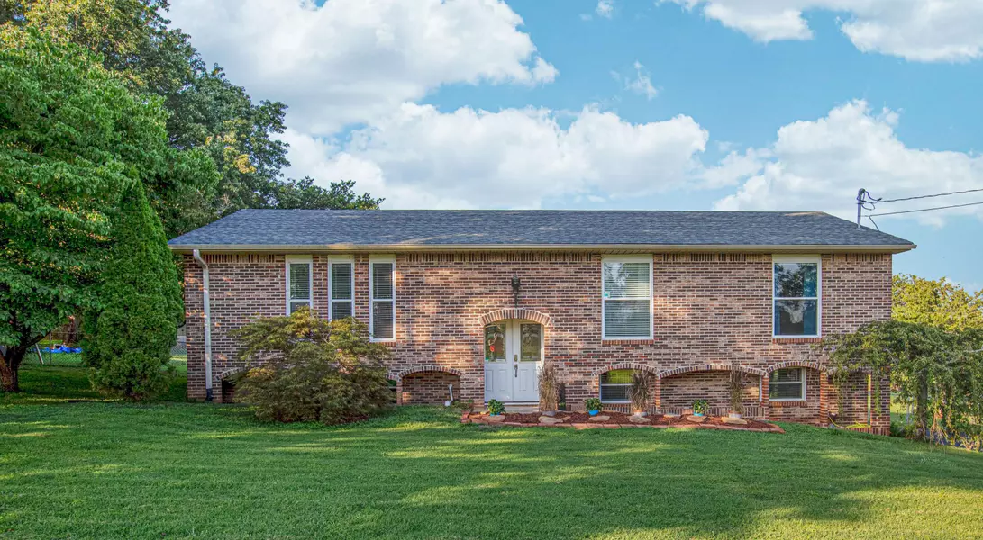 2819 Calloway Cir CIR, Lenoir City, TN 37772