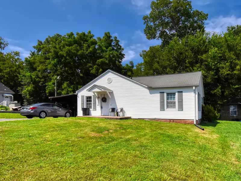 301 Edgewood Ave, Clinton, TN 37716