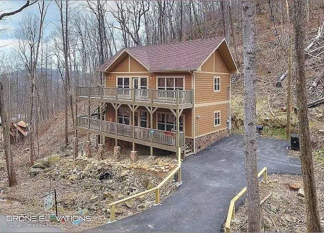 419 Wiley Oakley Drive, Gatlinburg, TN 37738