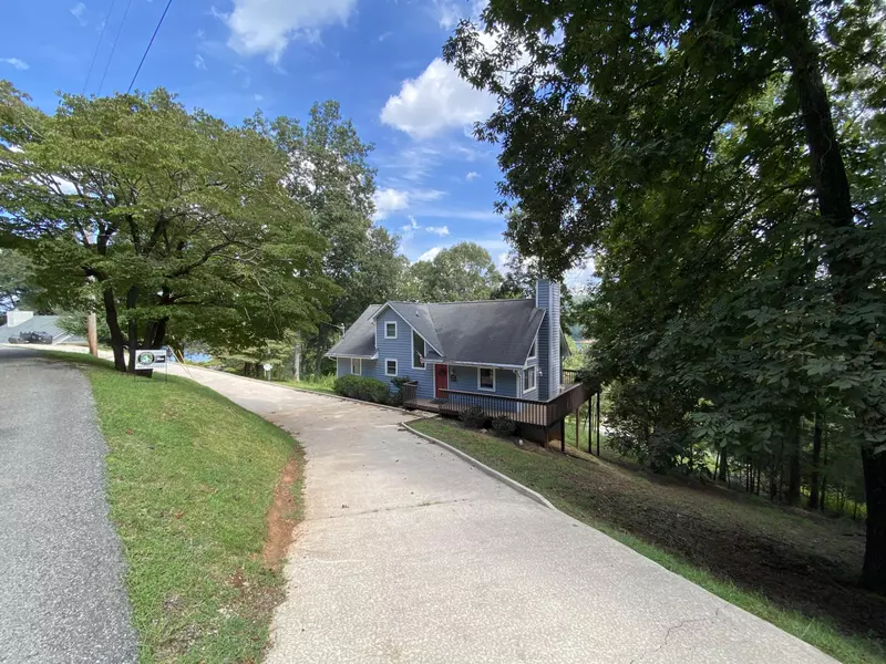 190 Little Buck LN, Lafollette, TN 37766