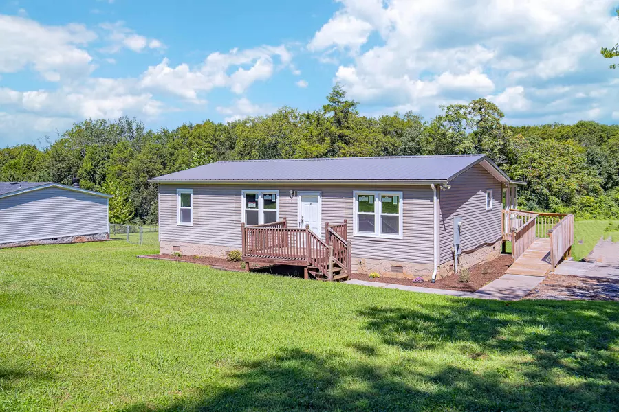 559 Rex LN, Friendsville, TN 37737