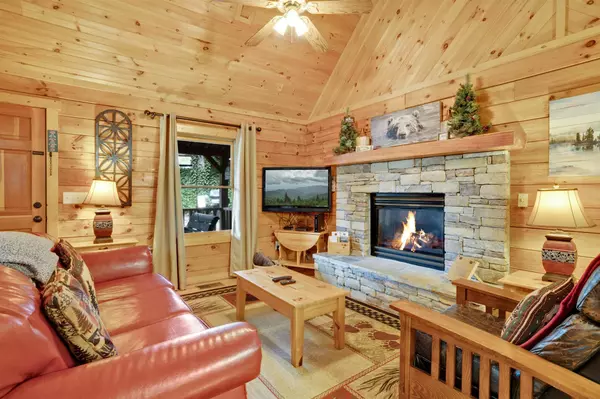 Sevierville, TN 37876,2040 Whispering Pines WAY