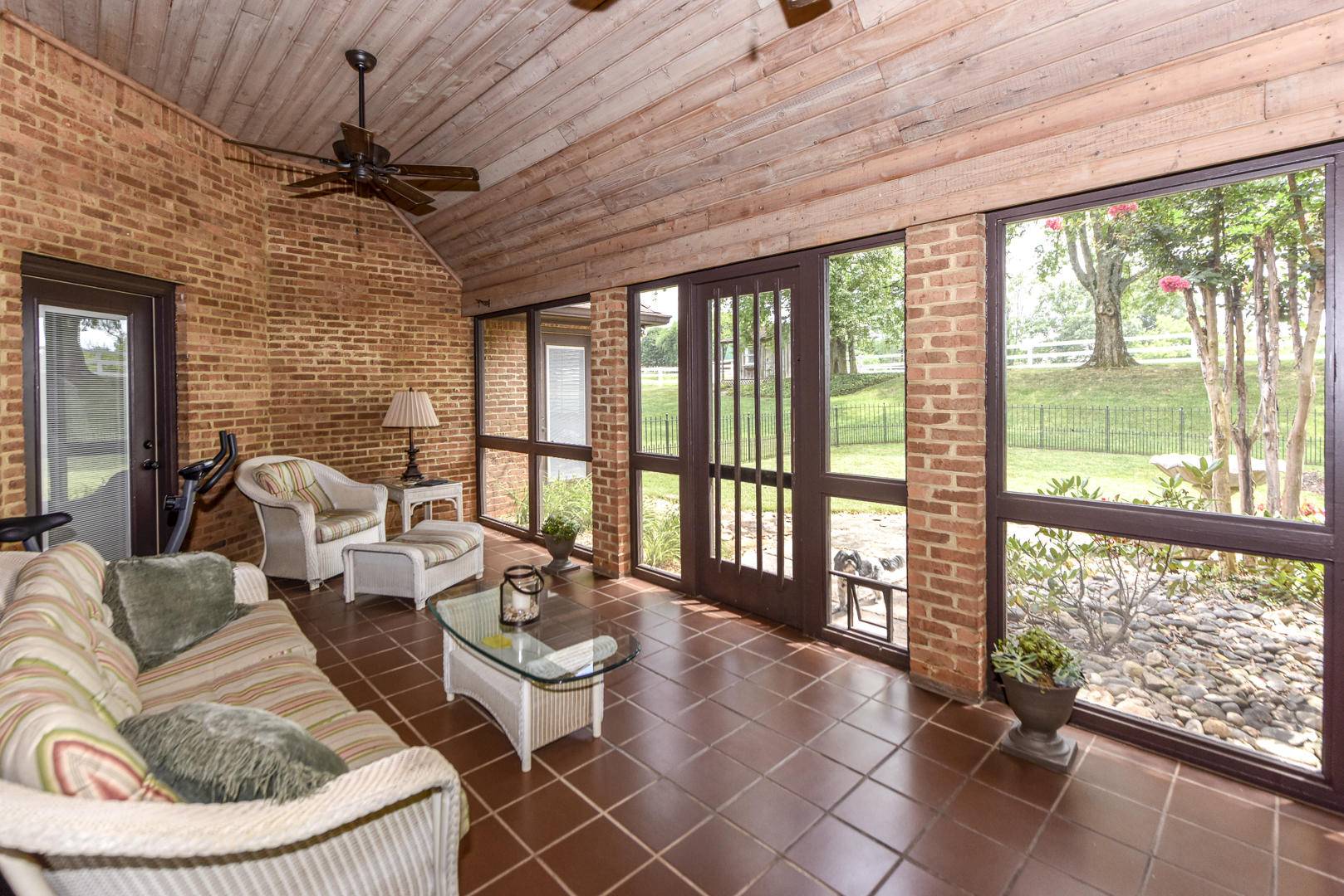Maryville, TN 37803,1077 White Oak Ave