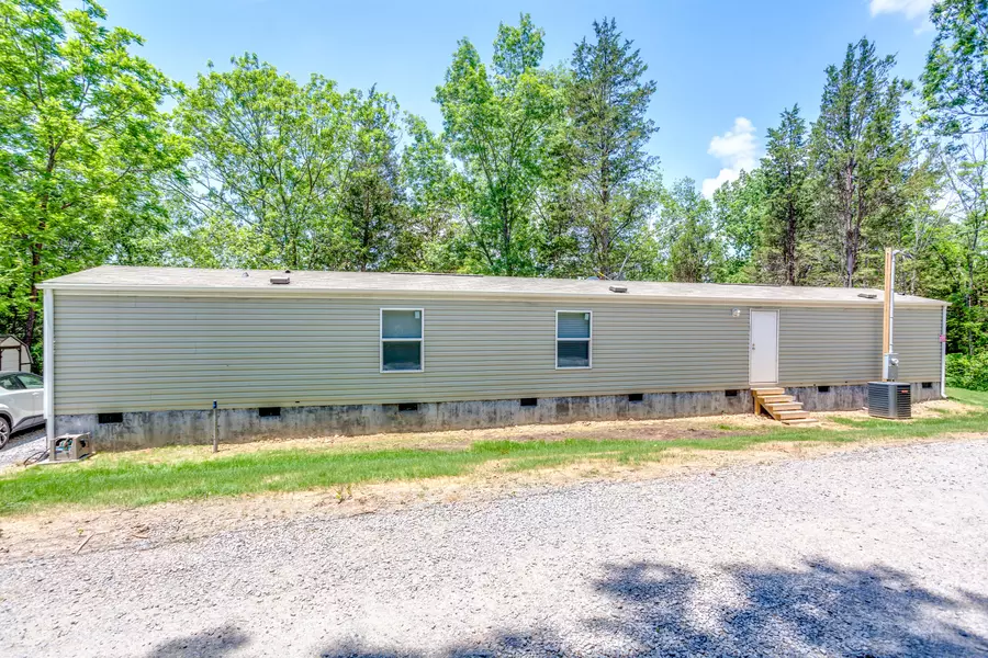 1909 Variety WAY, Dandridge, TN 37725