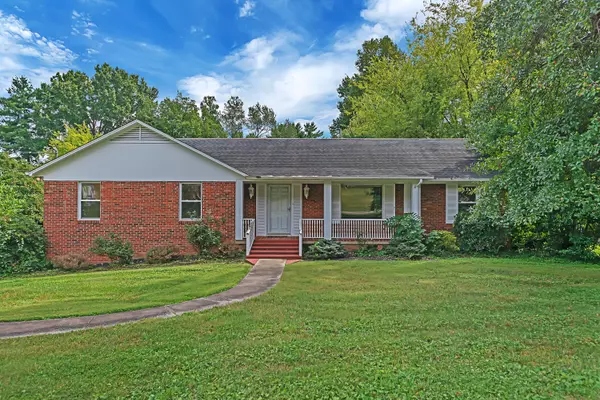 381 Dominion CIR, Knoxville, TN 37934