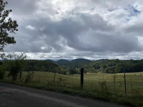 Red River Rd, Tellico Plains, TN 37385