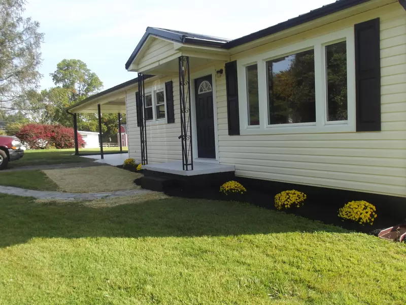 408 Greenwood CIR, Madisonville, TN 37354