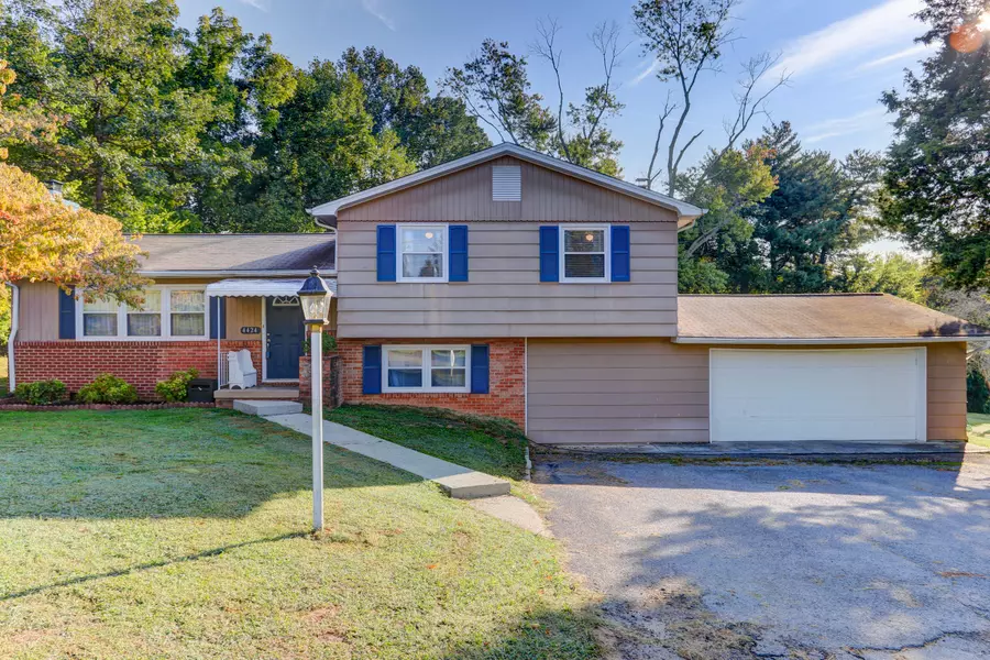 4424 Silverhill DR, Knoxville, TN 37921