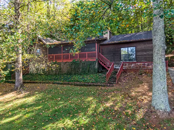 2174 Sugar Grove Valley Rd, Harriman, TN 37748