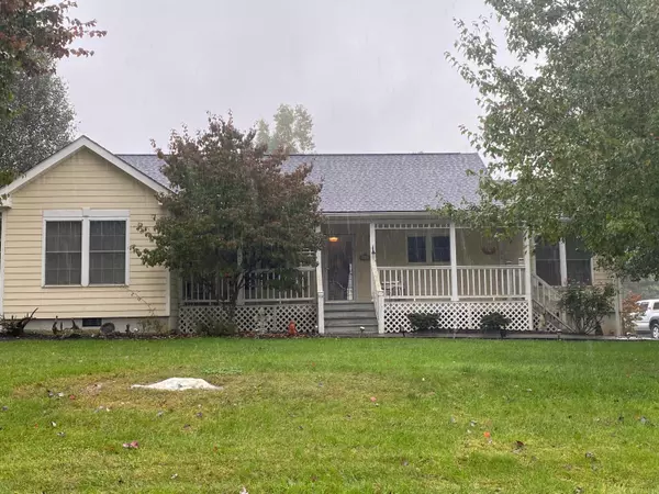 125 Hillsborough LN, Lenoir City, TN 37772