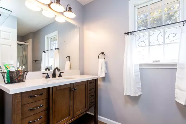 Oak Ridge, TN 37830,101 Naples LN