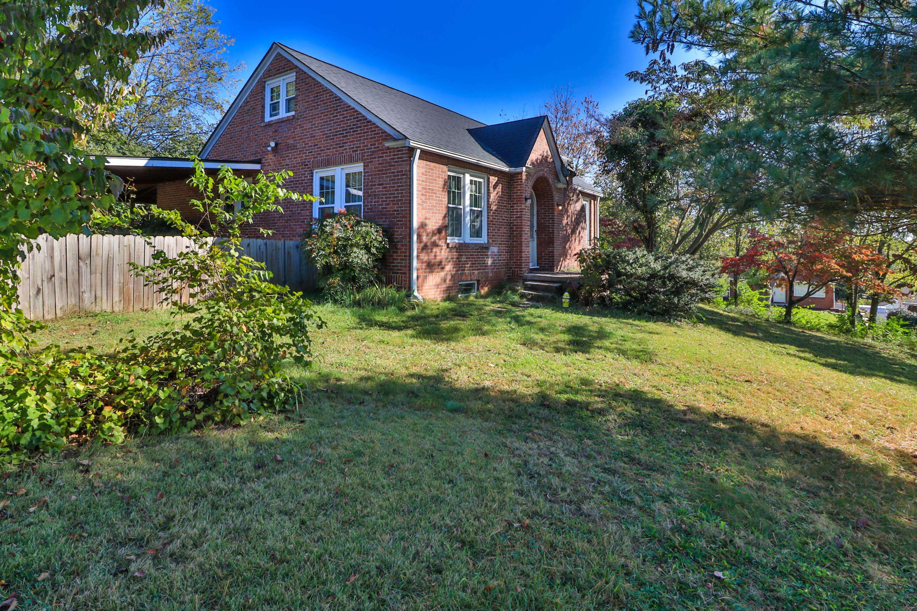 Knoxville, TN 37918,2729 Belcourt DR
