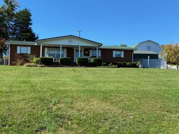 402 whitaker st, Tazewell, TN 37879