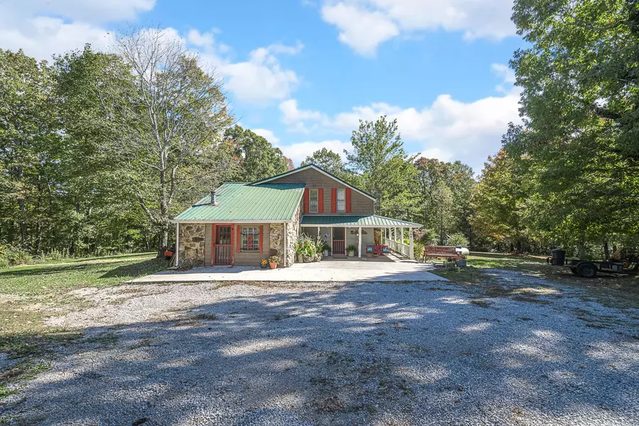 566 Lowes Gap Rd, Spring City, TN 37381