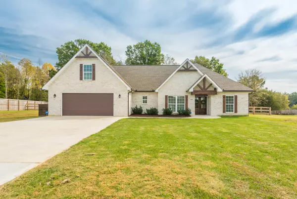 635 Clover Hill Rd, Maryville, TN 37801