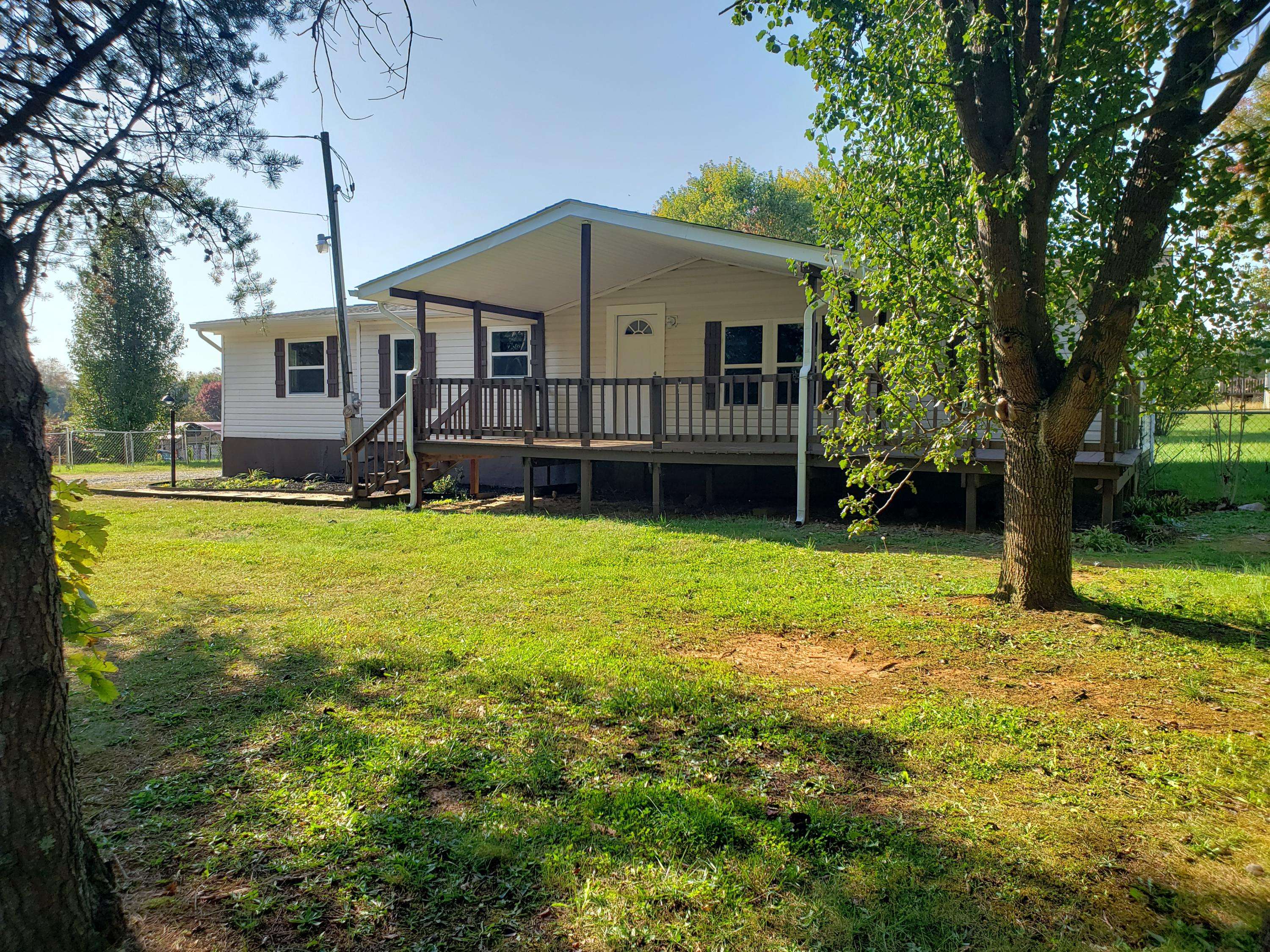 Dandridge, TN 37725,722 Scarlett Rd