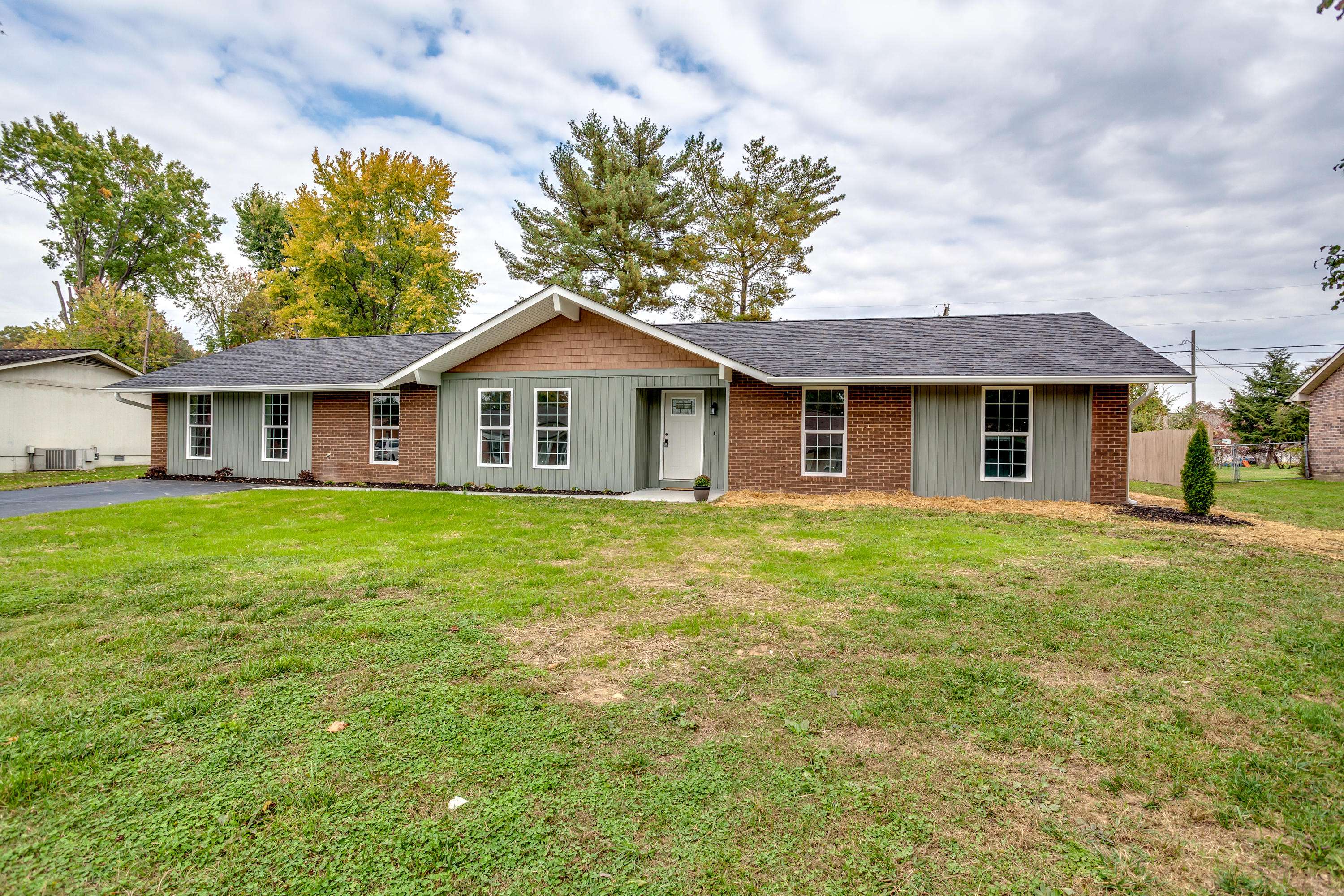 7824 Whitcomb Rd, Powell, TN 37849