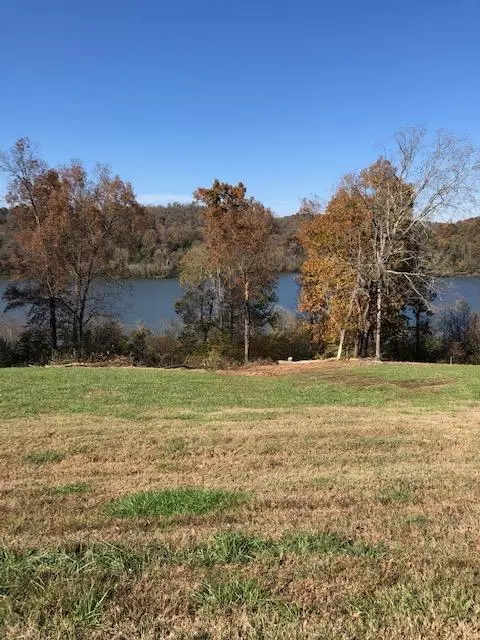 Loudon, TN 37774,687 Riverbank Tr