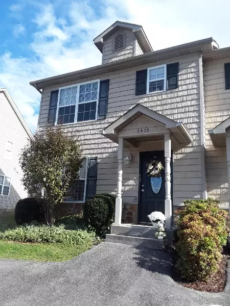 1456 William Holt Blvd, Sevierville, TN 37862