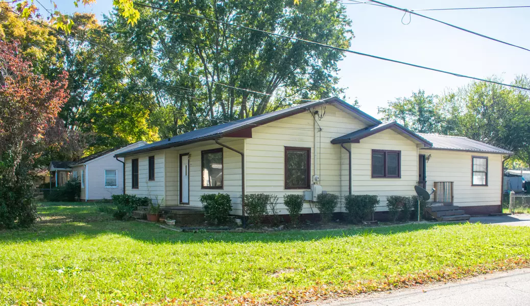 301 Jackson St, Sevierville, TN 37862