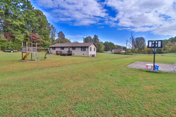 Greenback, TN 37742,707 Henry LN