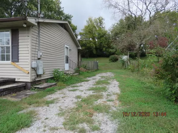 Clinton, TN 37716,808 Medaris St