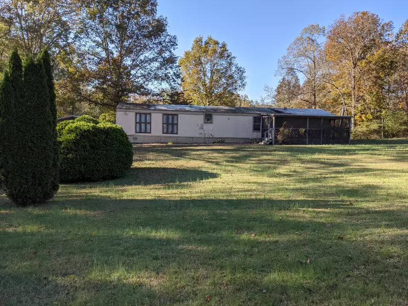 565 Groover Rd, Spring City, TN 37381