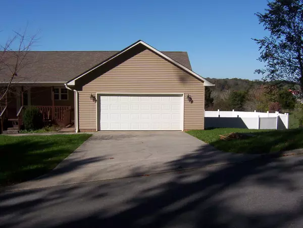 Sevierville, TN 37876,319 Hansels Lea