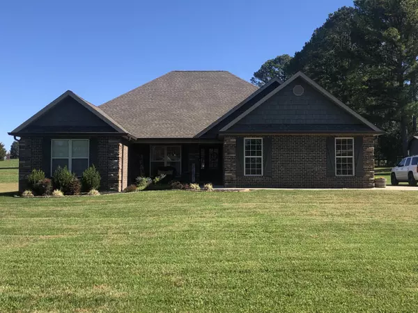 3806 Channel Harbor Rd, Louisville, TN 37777