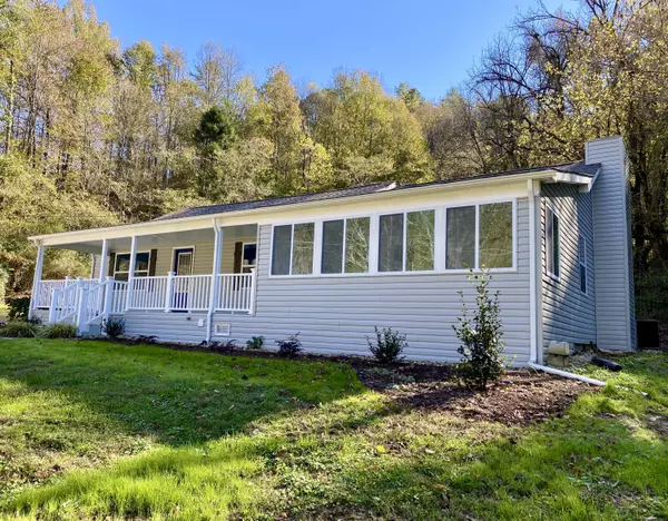 Walland, TN 37886,6116 Lamar Alexander Pkwy