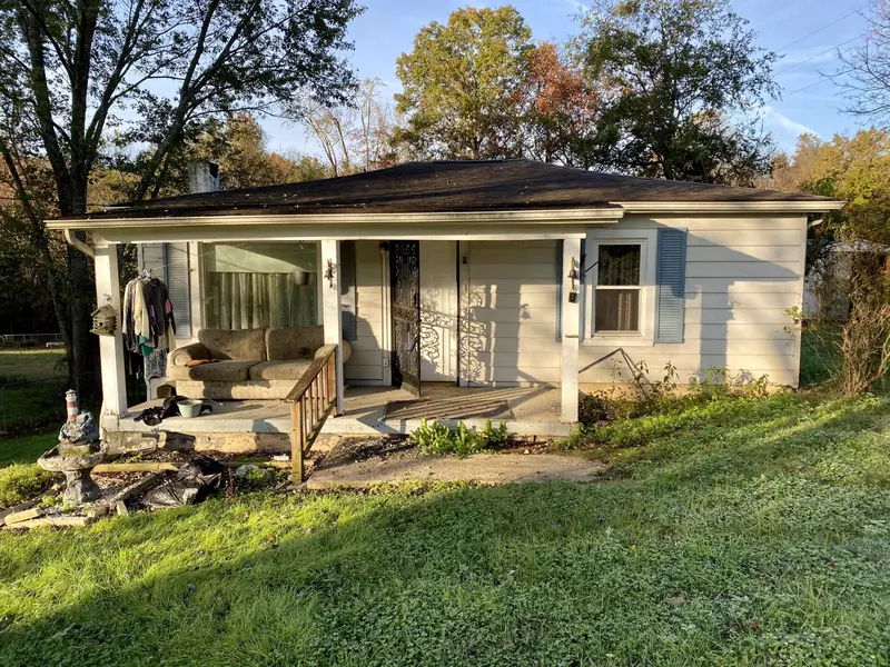 2447 Shaw Ferry Rd, Lenoir City, TN 37772