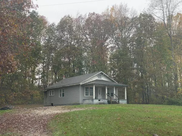 1077 Williams Creek Rd, Oneida, TN 37841