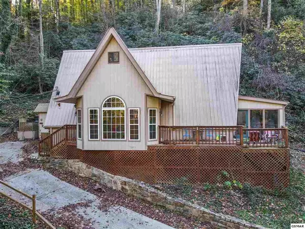 1043 Ski Mountain Rd, Gatlinburg, TN 37738